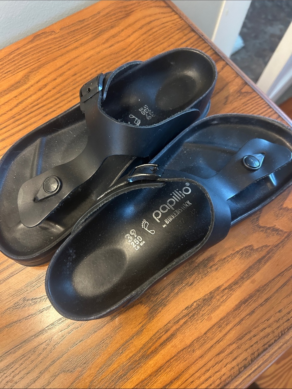 Papillio 39 platform Black Toe-Post Buckle Sandals